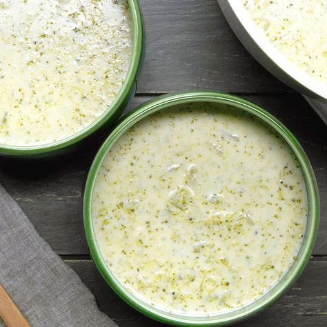 Gluten Free Cream Of Broccoli Soup, Homemade Cream Of Broccoli Soup, Broccoli Soup No Cheese, Healthy Cream Of Broccoli Soup, Easy Broccoli Soup Recipes, Broccoli Ham Soup, Asiago Broccoli Cheese Soup, Cream Broccoli Soup, Recipe For Cream Of Broccoli Soup