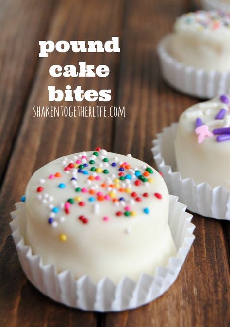 Easy no-bake pound cake bites Pound Cake Bites, Cake Ball, Mini Torte, Cake Bites, Cake Day, Köstliche Desserts, Eat Dessert First, Yummy Sweets, Food Cakes