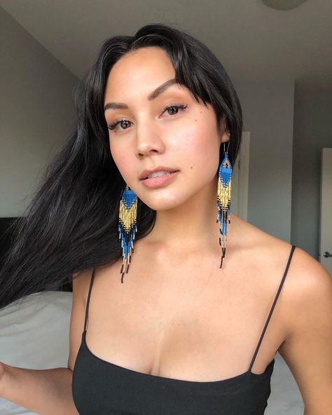 Shina Nova on Instagram: “💙💛” Native American Memes, Native American Style Outfits, Native American Hair, Model Aesthetic, Native American Fashion, American Beauty, American Women, Face Shapes, Beauty Women