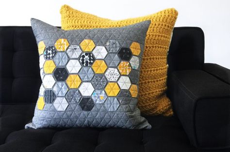 Modern Hexies, Sewing Studio Organization, Hexagon Pillow, Hexie Projects, Hexie Patterns, Hexie Quilts Patterns, Pillow Quilt, Quilted Pillows, Quilt Techniques