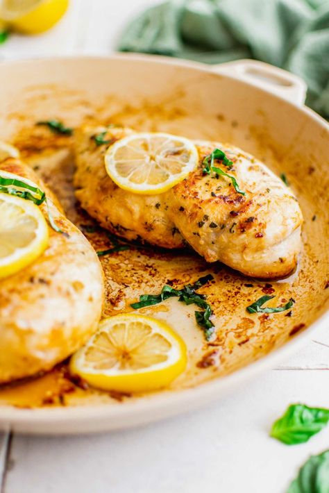 Basil Grilled Chicken, Mediterranean Diet Chicken, Honey Grilled Chicken, Lemon Ideas, Garlic Basil Chicken, Lemon Chicken Marinade, Lemon Basil Chicken, Grilled Lemon Chicken, Easy Skillet Chicken