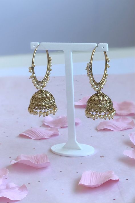 Simple Jhumka, White Jhumka, Hoop Jhumka Earrings, Earrings For Saree, Hoop Jhumka, Small Jhumka, Jhumkas Gold, Kundan Jhumka Earrings, White Stone Jewelry