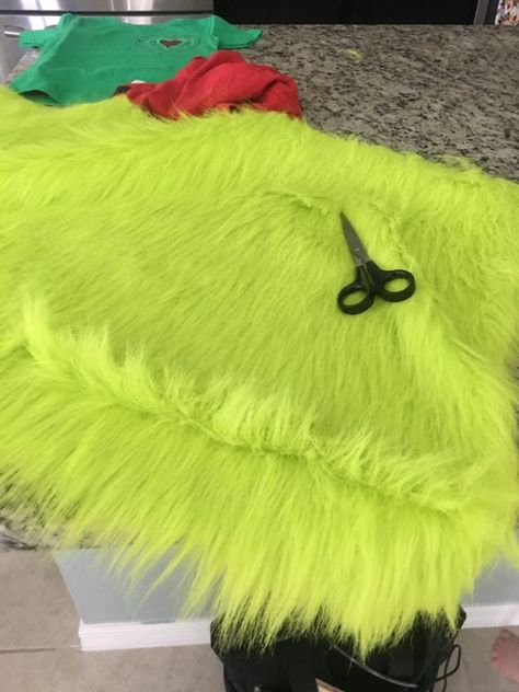 Whoville Hats, Grinch Costume For Kids Diy, Grinch Costume Diy, Baby Grinch Costume, Diy Whoville Costumes, Grinch Inspired Outfit, Diy Grinch Costume, Kids Grinch Costume, Diy Grinch Shirt