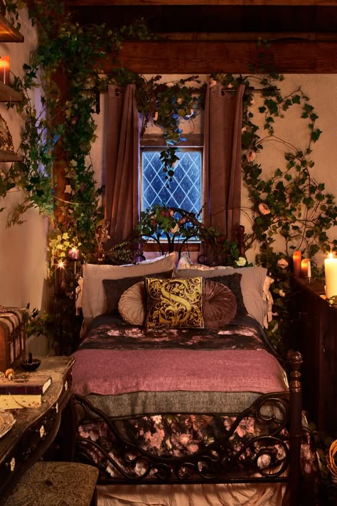 Whimsigoth Bed Frame, Vines In Bedroom, Whimsical Maximalist, Maximalism Aesthetic, Modern Hogwarts, Witchy Cottage, Dream House Aesthetic, Dollhouse Inspiration, Witchy Room