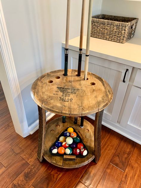 Pool Cue Rack Ideas, Pool Table Room Ideas, Cue Stick Holder, Pool Stick Holder, Rustic Pool, Billiards Room Decor, Pool Cue Holder, Spool Ideas, Spool Furniture