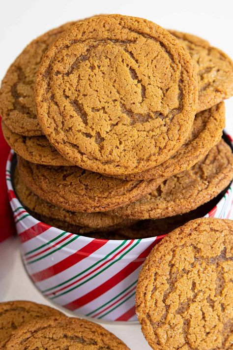 Spiced Cookies, Traditional Christmas Cookies, Crowd Pleasing Recipes, Easy Holiday Recipes, Christmas Spices, Vintage Baking, Cookie Calories, Bar Cookies, Spice Cookies