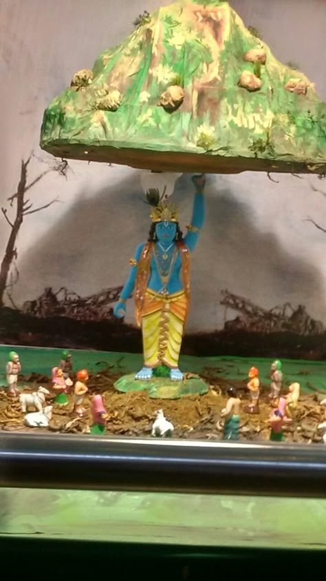 Govardhan Parvat Decoration, Fancy Dress Competition Ideas For Boys, Govardhan Parvat, Krishna Decoration, Holi Decoration, Ganesha Artwork, Krishna Birthday, Art Competition Ideas, Competitions For Kids