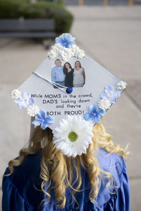 Graduation Cap With Flowers, Nursing School Graduation Pictures, Mba Graduation, Nurse Graduation Cap, Graduation Cap Decoration Diy, High School Graduation Cap, College Graduation Cap Decoration, Grad Cap Designs, Diy Graduation Cap