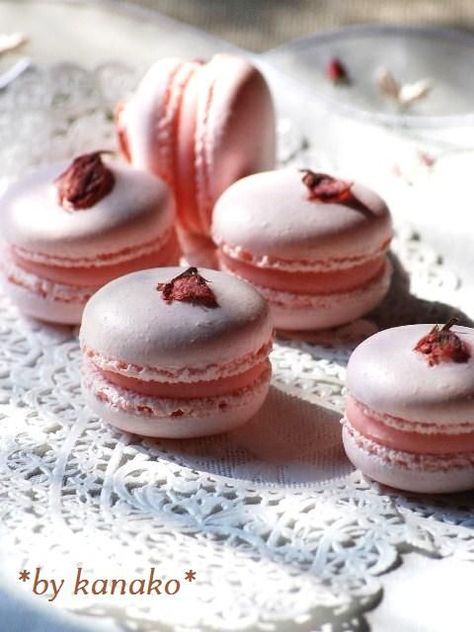 Petite Fours, French Sweets, Macaron Filling, French Macaroons, Blossom Season, Macaron Recipe, Japanese Dessert, Cafe Food, Macaroons