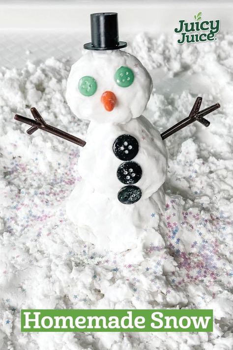 Let it snow! Homemade snow is an easy and fun sensory craft and a great way to spend a chilly afternoon indoors! Materials: - Baking Soda - Hair Conditioner (white) - Small sparkly Stars - Snowman supplies - Big Tray - Mixing Bowl - Measuring Cups - Spoon Baking Soda Hair, Homemade Snow, Kids Sensory Activities, Winter Crafts For Toddlers, Fun Holiday Games, Baking Soda For Hair, School Kids Crafts, January Crafts, Snow Activities