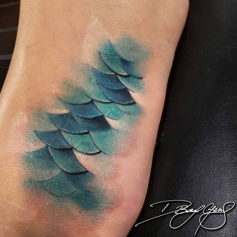 Fish Scale Tattoo, Scales Tattoo, Small Mermaid Tattoo, Mermaid Scales Tattoo, Mermaid Skin, Scale Tattoo, Sea Tattoo, Ocean Tattoos, Hawaiian Tattoo