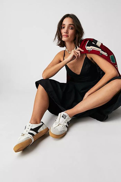 Gola Sneakers Outfit, Gola Badminton, Gola Sneakers, Badminton Court, Low Top Converse, 2022 Style, Spring Clothes, On Sneakers, Sneakers Outfit