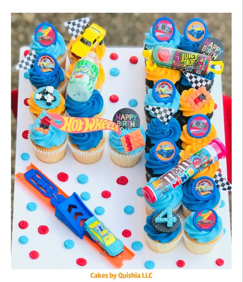 #hotwhels #cupcakes #4thbirthday #birthday #cake #hotwheelsparty Hot Wheels Cupcake Cake, Hot Wheels Cupcakes Ideas, Hot Wheels Cupcakes, Birth Cakes, Dude Birthday, Birthday Cupcakes Boy, 4th Birthday Boys, Pull Apart Cake, Cupcakes For Boys