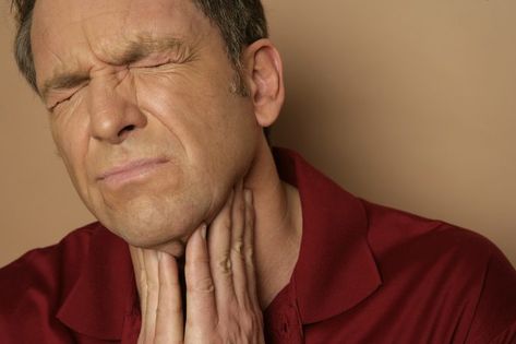 How to Heal Ulcers in Throat From Acid Reflux Throat Ulcers, Strep Throat Remedies, Burning Throat, Oils For Sore Throat, Bad Cough, Stop Acid Reflux, Throat Pain, Reflux Symptoms, Strep Throat