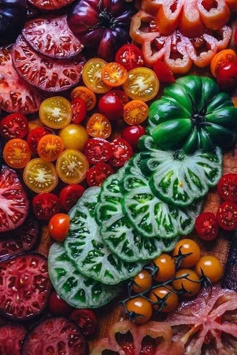 Tomato Galette, Decadent Food, Salad Toppings, Colorful Palette, Veg Garden, Savoury Recipes, Fruit Platter, Exotic Fruit, Color Crush