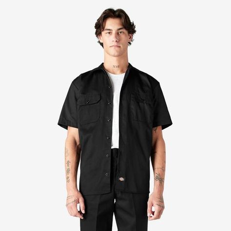 https://www.dickies.com/work-shirts/short-sleeve-work-shirt/1574.html Work Shirt Outfit, Dickies Outfits Men, Dickies Outfit, Quilted Shirt, Dickies Shorts, Dickies Workwear, Mechanic Shirts, Simple Tees, Work Shirt