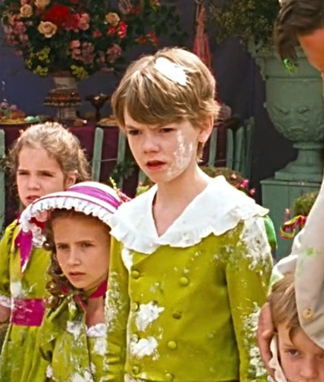 Nanny Mcphee Thomas Sangster, Thomas Brodie Sangster Nanny Mcphee, Nanny Mcphee, Male Celebrity, Buster Brown, Thomas Sangster, Emma Thompson, Brodie Sangster, Cute Cafe