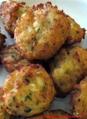 Croquettes de morue portugaises Football Food Appetizers, Wraps Recipes Easy, Fast Healthy Dinner, Quick Soup Recipes, Vegan Pumpkin Recipes, Chicken Breast Recipes Easy, Healthy Family Dinners, Healthy Breakfast Recipes Easy, Easy Healthy Lunches