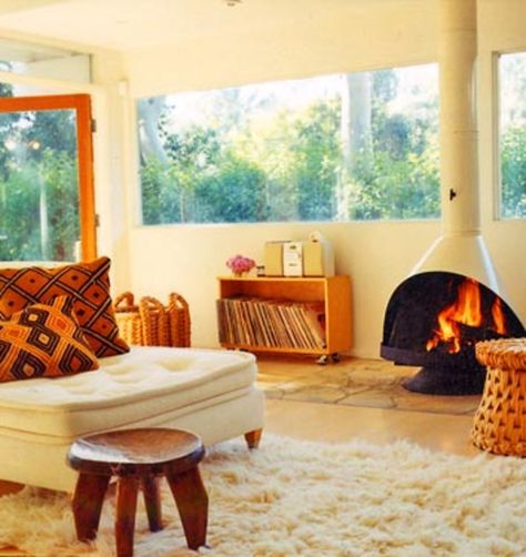 Retro Fireplace, Ione Skye, Malm Fireplace, Ny House, Fireplace Designs, Vintage Fireplace, Old Fireplace, Modern Cabin, Celebrity Houses