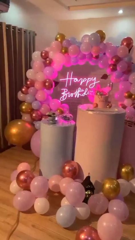 Balloon Arch Video, Happy Birthday Party Ideas, Pink And Gold Balloon Arch, Birthday Party Ideas Pink, 17 Doğum Günü, Gold Balloon Arch, Surprise Birthday Decorations, 18th Birthday Party Themes, 18th Birthday Decorations