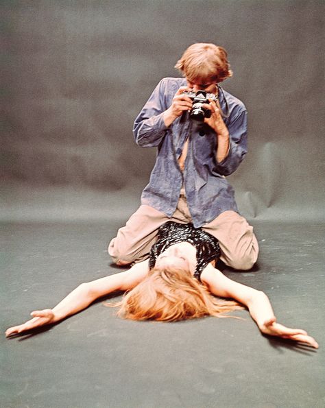 David Hemmings and Veruschka in <i>Blow-Up</i>, 1966 David Hemmings, Carlo Ponti, Cinema Video, Film Distribution, Michelangelo Antonioni, Susan Sontag, Swinging London, David Bailey, Richard Avedon