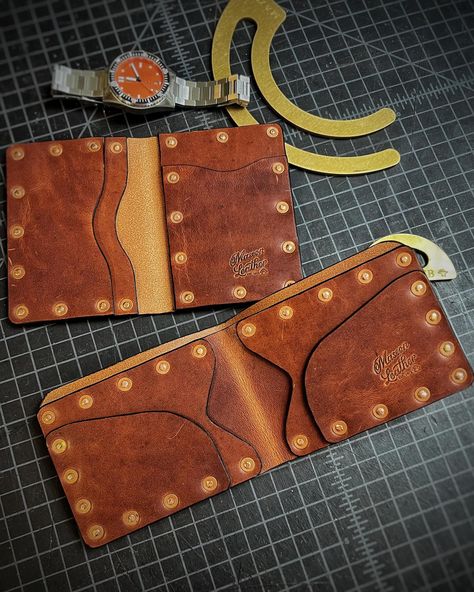 2 wallets / 52 solid copper rivets. Purely coincidentally, 26 rivets per wallet… * Santiago (rivet edition) * Mason 26 - #leather #leatherwork #leatherworks #leatherworker #leatherworking #leatherworkshop #handmade #leathercraft #leathercrafts #leathercrafter #leathercrafted #leathercrafting #leatherwallet #leathercraftsman Leather Craftsmen, Leather Workshop, Handmade Wallets, Leather Crafts, March 20, Rivets, Leather Working, Leather Craft, Leather Wallet