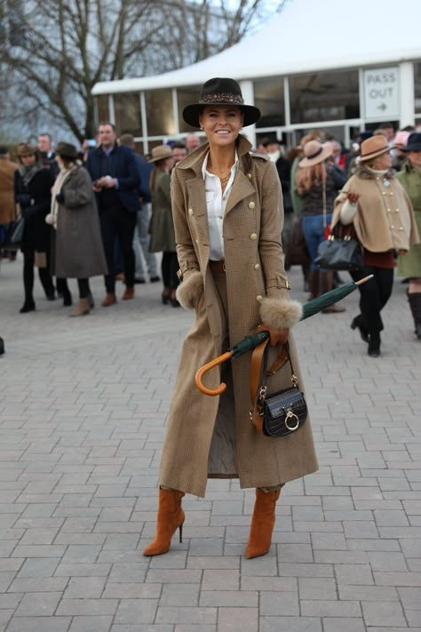 The Cheltenham Races Edit – Holland Cooper Cheltenham Races Outfits 2024, Winter Horse Racing Outfits, Suede Skirt Outfit Fall, Cheltenham Races Outfits, Tweed Outfit Women, Cheltenham Races, Race Day Fashion, Race Outfit, Cheltenham Festival