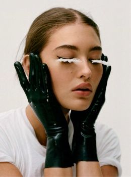 Grace Ahn - Makeup Artist | the Fashion Spot Lisa Haydon, Vogue Brazil, Mode Editorials, Vogue Editorial, Grace Elizabeth, Carine Roitfeld, Fashion 90s, Tim Walker, Model Pose