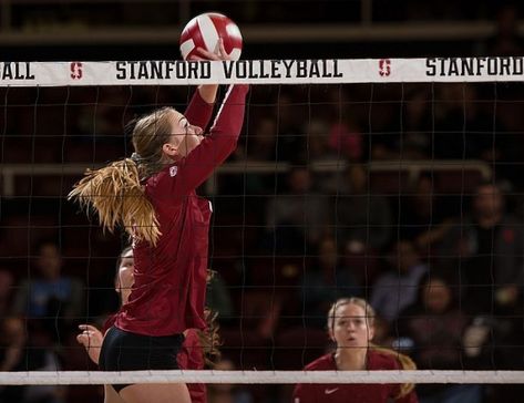 Stanford Volleyball Aesthetic, Setter Aesthetic Volleyball, College Volleyball, Stanford Volleyball, Highschool Volleyball Aesthetic, Girl Vollyball Aesthetic, Stanford University Volleyball, Volleyball Conditioning, Vision Board Images