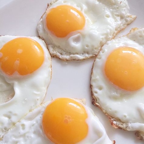 Nothing beats plain simple sunny side up eggs for comfort food Sunny Side Up Eggs Aesthetic, Sunny Side Up Eggs, Eggs Fried, Sunnyside Up Eggs, Eggs For Breakfast, Perfect Eggs, Eggs Breakfast, Breakfast Meals, Dream Food