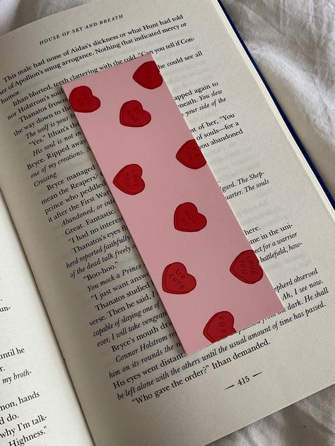 Designs For Bookmarks, Romance Bookmark, Bookmarks Quotes, Bookmark Designs, Heart Bookmark, Romance Reader, Christmas Bookmarks, Easy Books, Book Maker