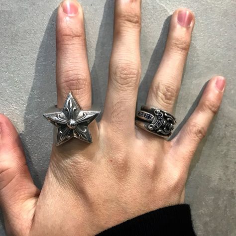 October Jewelry, Edgy Accessories, Chunky Rings, Funky Jewelry, Bling Rings, Chrome Hearts, Jewelry Inspo, Piercing Jewelry, Cute Jewelry