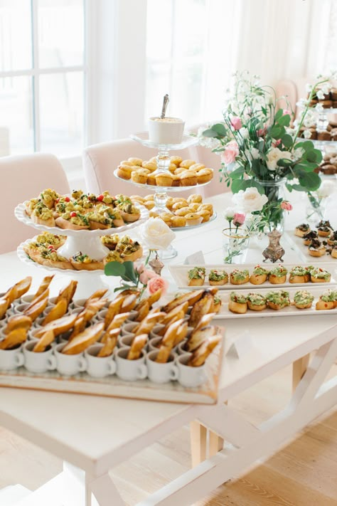 Baby Shower Catering Ideas Food Tables, Sip And See Menu Food Ideas, Sip And See Brunch Ideas, Sip And See Food Ideas, Afternoon Baby Shower Food, Sip N See Party Ideas, Baby Shower Food Set Up, Afternoon Baby Shower Food Ideas, French Baby Shower Food