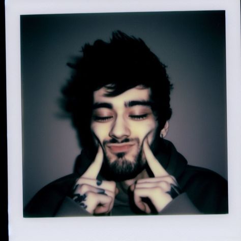 Zayn Malik Photoshoot, Zayn One Direction, One Direction Drawings, Zany Malik, Zayn Malik Video, One Direction Zayn Malik, Zayn Malik Photos, Zayn Malik Pics, One Direction Pictures