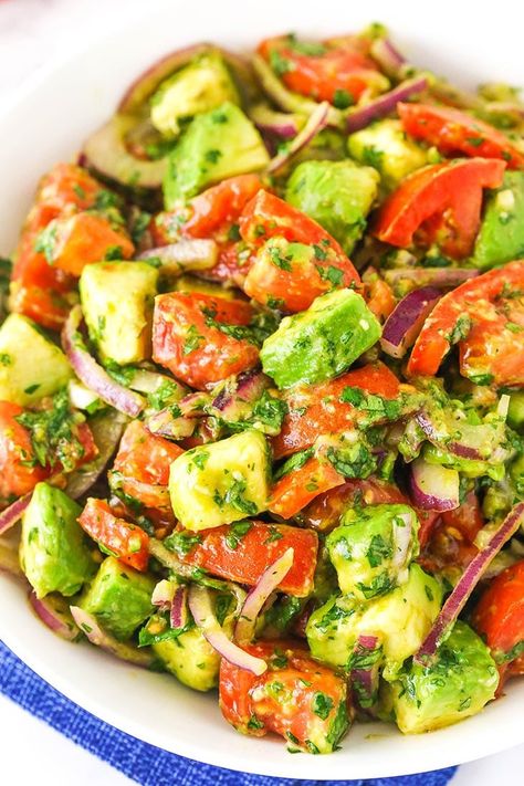 Salade Healthy, Tomato Avocado Salad, Avocado Tomato Salad, Tomato Avocado, Salmon Fillet, Avocado Salad Recipes, Avocado Tomato, Salad Side Dishes, 140 Pounds