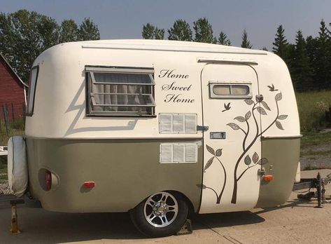 Caravan Exterior Paint Ideas, Caravan Exterior, Caravan Paint, Casita Trailer, Scamp Camper, Trillium Trailer, Boler Trailer, Mini Caravan, Caravan Makeover