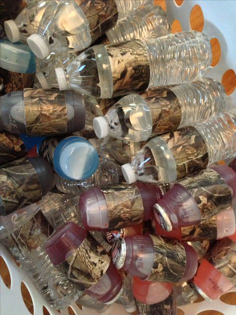 Drinks decorated with camo duct tape for a hunting theme birthday party. Camping Baby Shower Theme, Hunting Birthday Party, Camo Birthday Party, Baby Shower Camo, Baby Shower Ideas For Boys, Camo Party, Camo Birthday, Hunting Theme, Hunting Birthday