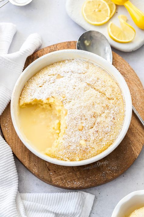 Lemon Pudding Dessert, Lemon Pudding Recipes, Pudding Recept, Self Saucing Pudding, Lemon Pudding Cake, Lemon Cakes, Lemon Sponge, Easy Puddings, Chocolate Pudding Recipes