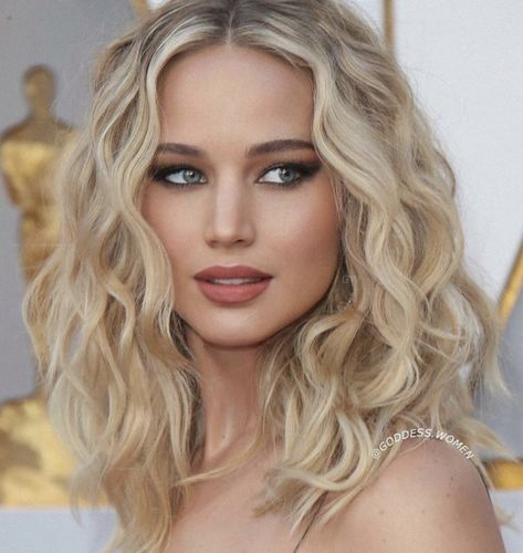 Jennifer Lawrence Blonde, Jennifer Lawrence Makeup, Women Goddess, Jennifer Lawrence Hair, Goddess Women, Jennifer Lawrence Pics, Blonde Hair Looks, Hair Toppers, You Never Know