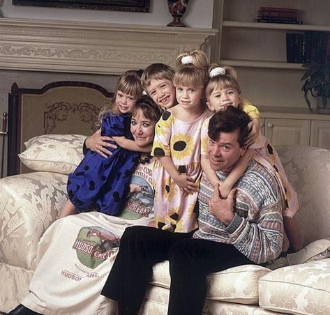 Olsen Twins Full House, Ashley Mary Kate Olsen, Michelle Tanner, 90s Tv Shows, Linda Mccartney, Mary Kate Ashley, Olsen Twins, Mary Kate Olsen, Ashley Olsen