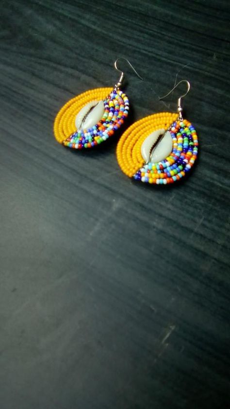 Shells Jewellery, Africa Earrings, African Earrings, Seashell Jewelry, Ring Der O, Earrings Beaded, Free Earrings, Maasai, African Jewelry