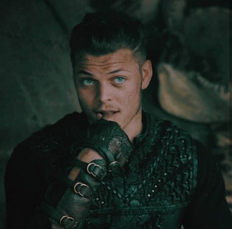 I'm thinking! Ivar Vikings, Sons Of Ragnar, Vikings Show, Viking Quotes, King Ragnar, Viking Series, Ivar The Boneless, Alex Hogh Andersen, Alex Høgh