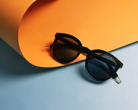 Creative Sunglasses Photography, Sunglasses Product Shoot, Eyeglasses Photography, Sunglasses Ads, Glasses Product Photography, Sunglasses Product Photography, Sunglasses Photography Ideas, Sunglasses Photography, Glasses Photography