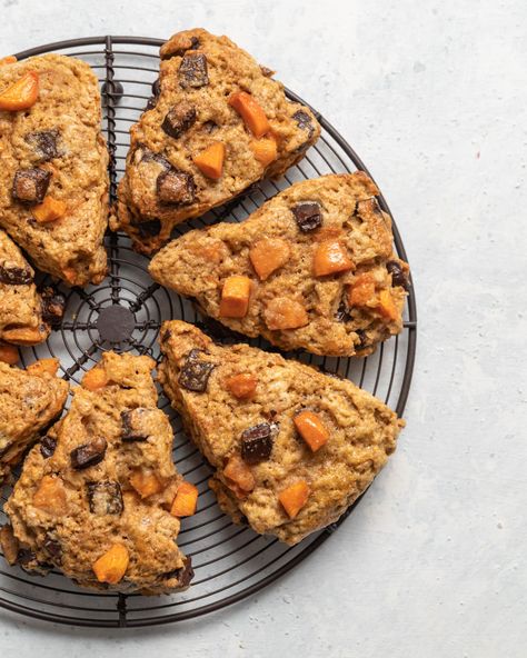 Dark Chocolate Chunk Persimmon Scones with Olive Oil Moist Scones, Chocolate Chunk Scones, Persimmon Recipes, Pineapple And Coconut, Scones Ingredients, Lemon Sugar Cookies, Winter Fruit, Chocolate Chunk, Spice Cookies