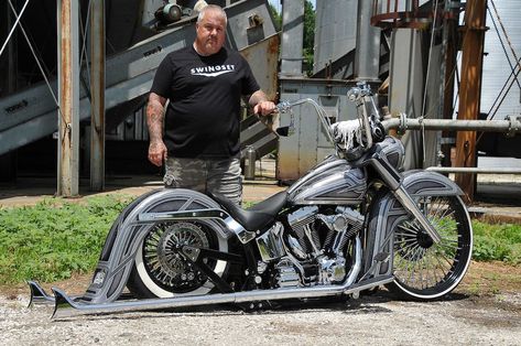 Slammed & Chromed 2006 Harley Davidson Softail Deluxe Masterpiece Harley Deluxe, Harley Davidson Softail Deluxe, Harley Softail Custom, Harley Softail Deluxe, Custom Motorcycle Paint Jobs, Softail Springer, Sportster Bobber, Harley Davidson Softail, Chicano Style