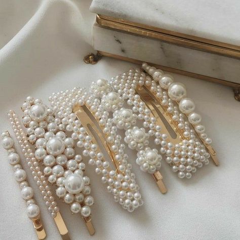 Golden Fashion, Hair Clips 90s, Bridal Hair Pin, Retro Accessories, Hair Accessories Clips, Pearl Hair Clip, Bridal Hair Pins, Diy Hair Accessories, Pearl Hair