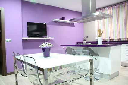 Pared de cocina violeta Violet Decor, Diy Decoracion, Ideas Hogar, Purple Home, Cute Crafts, Vanity Mirror, Interior Exterior, Pink Purple, Vanity