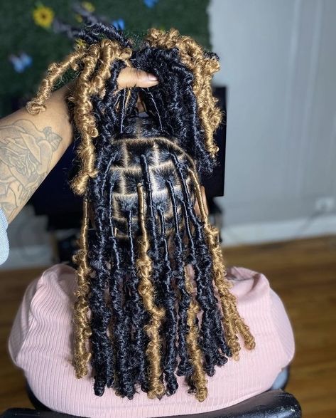 Big Soft Locs, Purple Soft Locs, Curly Soft Locs, Soft Locs With Color, Braids Scalp, Braid Hair Style, Back To School Hair, Soft Locs, Braided Hairstyles For Black Women Cornrows