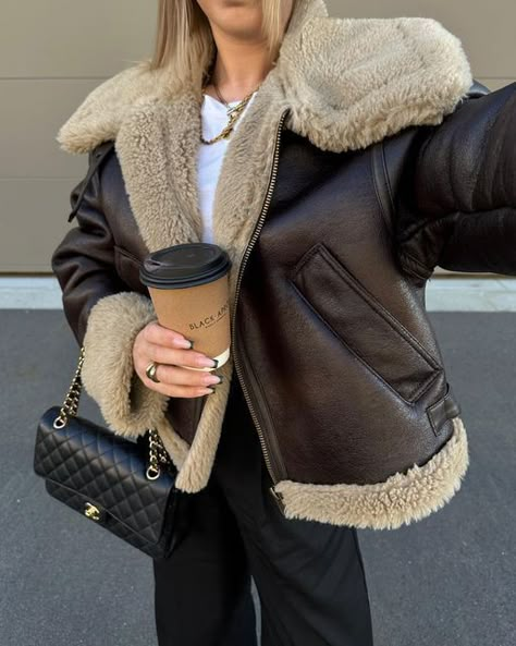 Winter Mode Outfits, Ladies Short Jackets, Zara Outfit, Leather Jacket Outfits, Mode Inspo, Autumn Outfit, Outfit Inspo Fall, 가을 패션, Winter Fashion Outfits