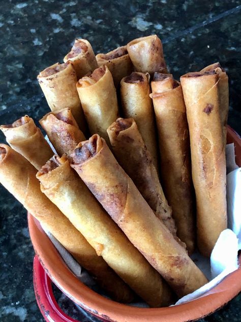 Pork Lumpia Recipe, Easy Lumpia Recipe, Pork Lumpia, Lumpia Recipe Filipino, Beef Mechado, Phillipino Food, Resep Makanan Beku, Lumpia Recipe, Easy Filipino Recipes